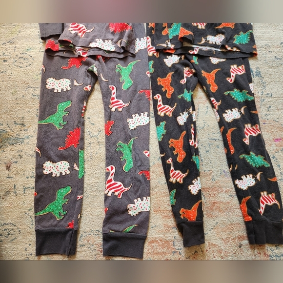 Kids Dinosaur Pajama Set Size 4t - Picture 4 of 6
